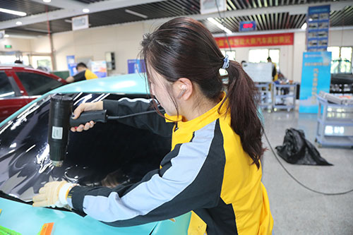 汽車貼膜後有哪些注意（yì）事項（xiàng）？