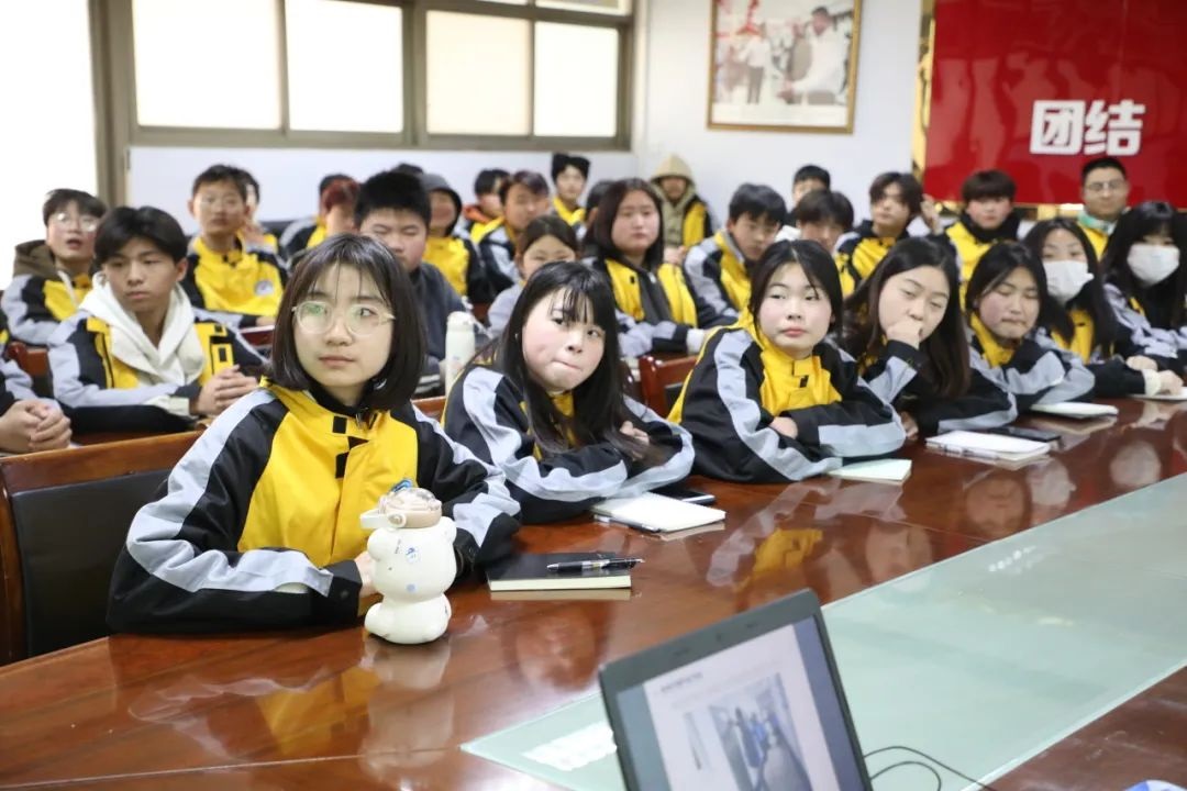 你好，新同學（xué）！新生報到日，我們北京91成人抖音見！