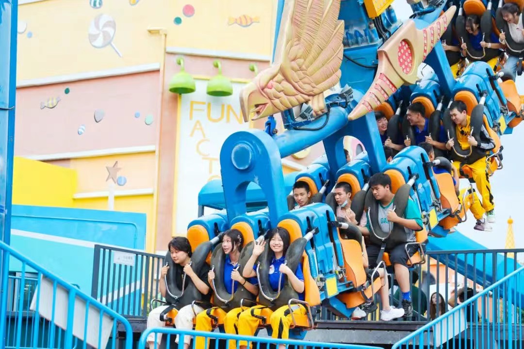 初高（gāo）中同學們看過來，這樣的（de）學校是不是你的“夢中（zhōng）情校”！