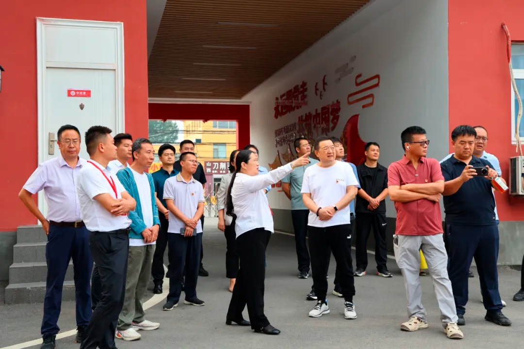 熱烈歡迎房山區多位第一書記蒞臨我校參觀調研！