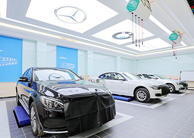 奔馳（chí）寶馬奧迪實訓大（dà）廳