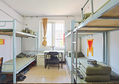 學校宿舍-梳妝台